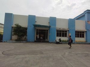 cho thuê kho đường ba la, hà đông, hn. dt 450m2, xây dựng kiên cố, xe công đỗ cửa. giá 100k/m2/th