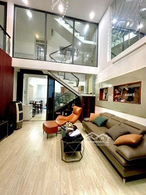chủ bán nhà mtkd 147m(6x25)shr. đường trước nhà 7m. giá 10 tỷ. q12