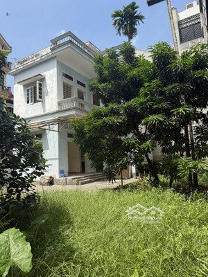 mặt phố phú thượng - một mặt phố một mặt ngõ