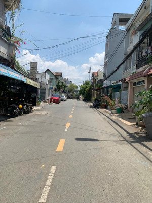 bán lô đất ngay ga metrol rạch chiếc - p. an phú. dt: 4.8x24m. xd: 5 tầng giá 22.5 tỷ