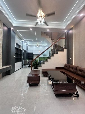 chính chủ bán : 36m2x 5 tầng x 4,1m mặt t ,xuân đỉnh, nhà dân xây chắc chắn, 15 m ra ô tô, 2 thoang