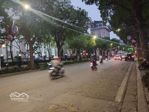 bán nhà mặt phố trần hưng đạo - hoàn kiếm - dt 381 m2 - 2 tầng - mt 9.1m - giá 380 tỷ