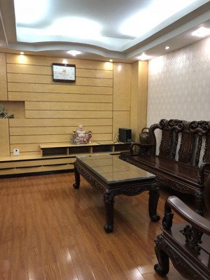 cần cho thuê căn hộ d5c mặt đường trần thái tông, 130m2, 2 ngủ +1
