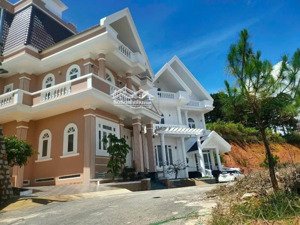 bán nhanh villa đường trịnh hoài đức, p11 đà lạt dt: 200m2, giá 10 - 15 tỷ
