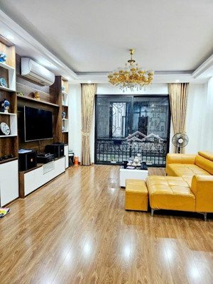 chính chủ cần bán nhà mặt phố hạ đình