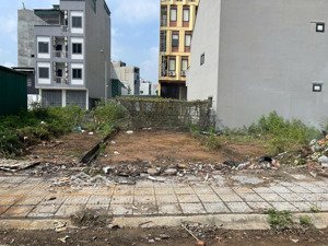 chính chủ bán lô đất dt 40m2, mt 4,37m, khu 25ha, vân canh, đất đẹp, không lỗi gì, giá đầu tư