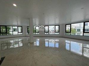 cho thuê sàn văn phòng 110m² lô góc tầng 2 vinhomes marina