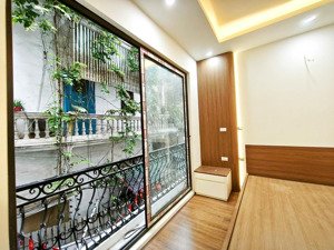 bán nhà lạc long quân, dt55m2, mt 4m, 6 tầng thang máy, 6p. ngủ khép kín, ôtô gần nhà (giá 13 tỷ)