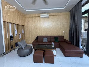 nhà 3 tầng, kề công viên hồ nghinh - gần biển. giá tốt, nhỉnh hơn 12 tỷ