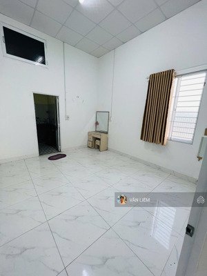cho thuê căn nhà kinh doanh buôn bán đường rộng 13m-hòn rớ2 nằm trên đường rộng 13m-hòn rớ 2
