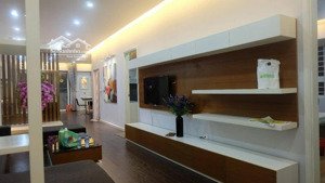 bán nhà phân lô hoàng cầu - ô tô đỗ cửa - đường trước nhà 10 - 48m - 5 tầng giá 17,2 tỷ.