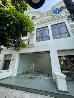 cần cho thuê 1 căn duy nhất chỉ 12,5/tháng(bao phí dv) tại vinhomes ocean park gia lâm
