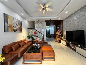 vh90 cho thuê nguyên căn vin marina nhà mới có thang máy - 5 phòng ngủ