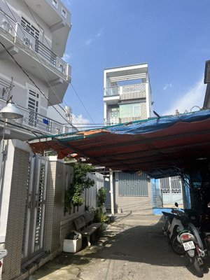 bán nhà phường 15 quận 8 4 lầu , 4 phòng ngủ, 38m2 , hẻm 4m chỉ 3,9 tỷ