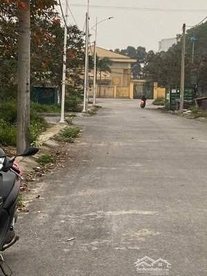 xuất hiện lô đất vuông đẹp view hồ đấu giá đại cương, kim bảng, hà nam, cạnh 2 trường học cấp 1,2