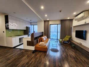 chính chủ bán căn 3 ngủ 90m2, tầng trung, đầy đủ nội thất, có slot ô tô. giá 7,9 tỷ gold season