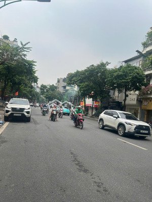 bán nhà, mp phố huế 185m2. sau thoáng, tiện xây dựng cao tầng, sdcc, giá 750 triệu/m2