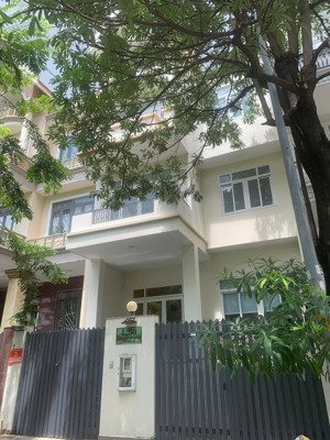 cho thuê nhà 7,5x20 4 lầu có thang máy mặt tiền đường lớn kdc himlam p.tân hưng quận 7