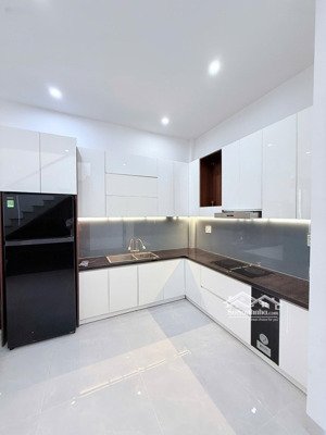 siêu phẩm - nhà 3 tầng mới 100% hòa minh 7 cách biển chỉ 100m