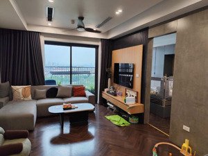 tôi cần bán căn góc 100m 3 ngủ, có sổ đỏ. view đẹp hướng mát, full nội thất