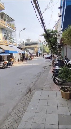 do nhu cầu k sử dụng muốn bán kinh nhà mặt kinh doanh phố bùi sỹ tiêm thành phố thái bình