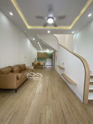 bán nhà 3 tầng, có sổ hồng riêng khu tđc vcn phước hải - nha trang giá 5.35 tỷ vị trí cực đẹp