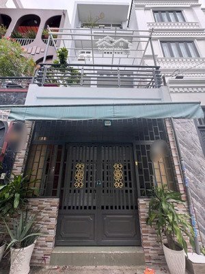 xe hơi đậu cửa nguyễn văn khối, p9, kết cấu 4 tầng btct chắc chắn, giá: 5 tỷ 380