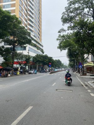 bán đất phân lô phố lạc long quân gần hồ tây giá chỉ 160tr/m phù hợp xây ccmn, căn hộ dịch vụ