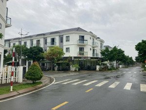 bán villas góc 2mặt tiền đường dự án sim city đường lò lu phường trường thạnh q9 tp hcm