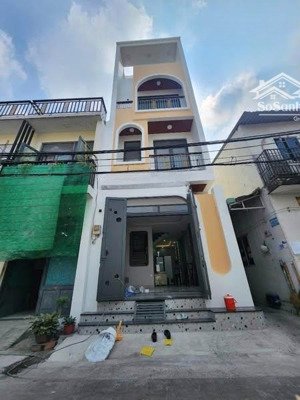 nhà đẹp hẻm 5m tô hiệu cách mặt tiền chỉ 20m 2 lầu st mới cứng 4x15m giá 5.9 tỷ lh 