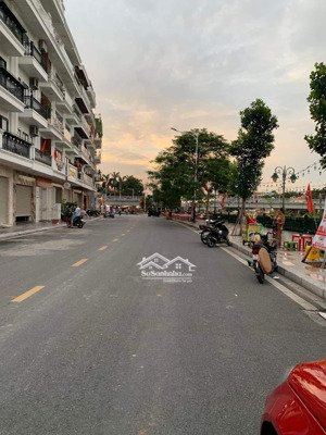 bán nhà mặt đường thế lữ,thiết kế 2 tầng để kinh doanh