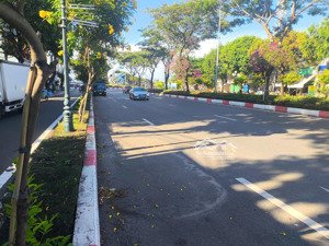 bán nhà mặt tiền 3/2 (gần bãi sau, bùng binh paradise) - s=104m2=5x21m - tiện kinh doanh - 12,6tỷ