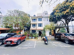 bán biệt thự sân vườn phố văn cao, 2 thoáng, ô tô tránh, 162m 4t mt 8.2m, giá 43 tỷ