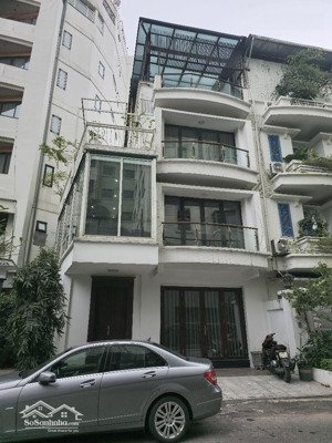 biệt thự sân vườn - lô góc - hoàng hoa thám - vị trí vàng, ô tô đỗ cửa, kinh doanh - gía 39,6 tỷ
