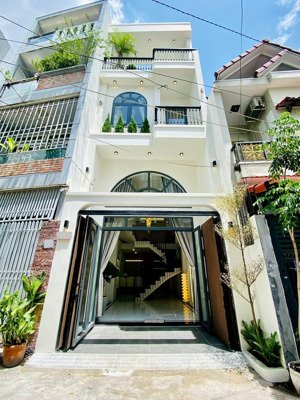 chính chủ cần bán gấp căn nhà hồ biểu chánh, p. 11 quận phú nhuận| dt 49.5m2/3ty7| shr