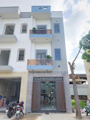 nhà 3 tầng đã hoàn công trên sổ, cạnh vòng xoay an phú