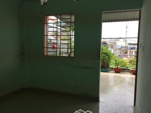 phòng trọ trong nhà trọ 3 lầu, sạch sẽ, thoáng mát, an ninh, lối đi riêng, ban công, wc riêng