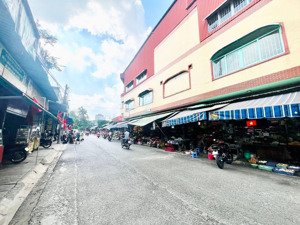 bán nhà và dãy trọ kdc bình đáng lh 