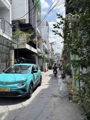 bán nhà đường 6m cách mt tạ quang bửu quận 8 30m, 3 tầng, 192m2, nhỉnh 9 tỉ
