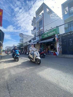 bán căn nhà mặt tiền trần quang cơ kinh doanh buôn bán mọi nghành nghề