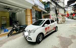 bán nhà ngõ 175 lạc long quân: 55m x 5t, thang máy, mặt 4m, ở yên tĩnh, an sinh cực tốt.