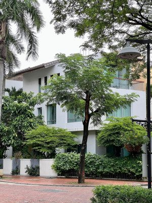 bán căn góc biệt thự khu compound villa riviera, phía sau vincom thảo điền quận 2, đã có sổ hồng