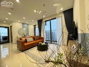 NHƯỢNG lại căn hộ 2 ngủ Vinhomes D''capitale, bc Đông Nam tổng giá full giá 8,x tỷ, vị trí đẹp