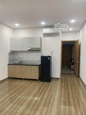 cho thuê phòng , có ban công 3.5tr .gần ngã tư thủ đức khu cnc đh fpt hutech spkt tài chính...