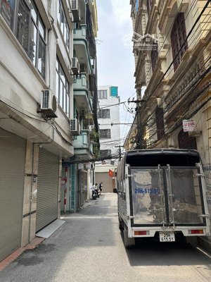 chính chủ bán nhà giải phóng-ô tô vào nhà-45m2 giá 11,5 tỷ-trước nhà ô tô tránh-nhà lô góc 2 thoang