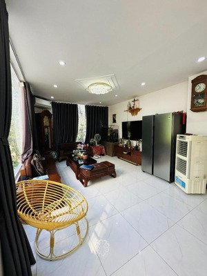 xã đàn! phân lô, ô tô tránh, dừng đỗ, kinh doanh, văn phòng, sát phố, mặt tiền rộng. 59m2*5t