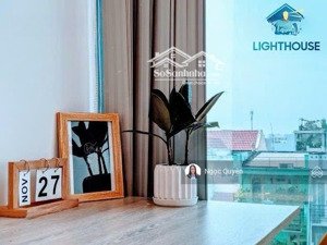 cửa sổ lớn, chill cùng roomate, quận 8, gái tốt