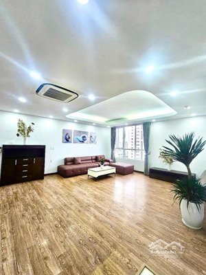 căn hộ 3 phòng ngủ 2 wc - tặng full nội thất - slot ô tô - trung tâm cầu giấy