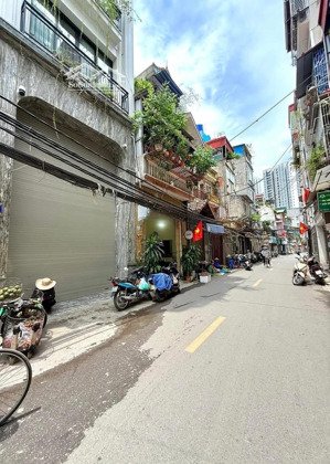 bán nhà mặt phố yên lạc - quận hai bà trưng - nhà 8 tầng rộng 100m - thang máy - kinh doanh đỉnh.