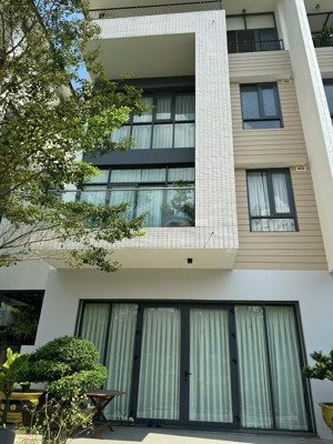 cho thuê biệt thự song lập hakura chủ đầu tư tokyu giá 50 triệu/ tháng. nhà mới hoàn thiện.